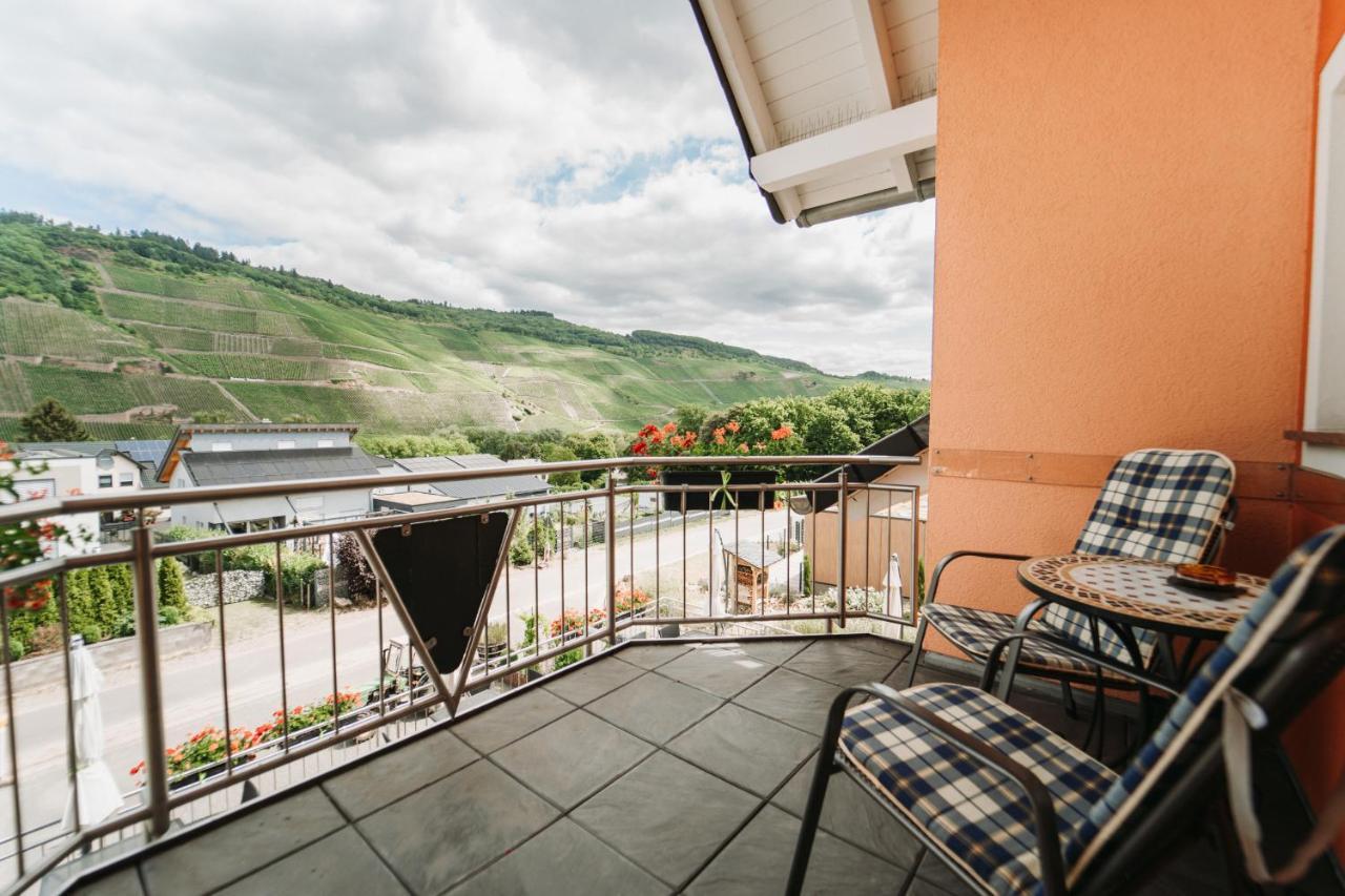 Wein- Und Gaestehaus Schwaab&Sohn Erden Dış mekan fotoğraf